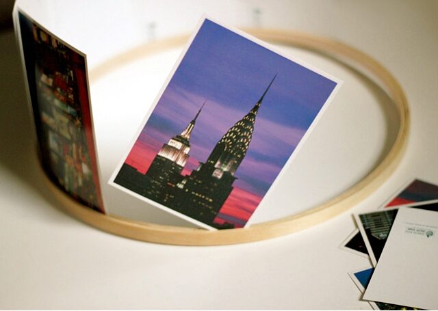 put-postcards-in-an-embroidery-hoop-2650211