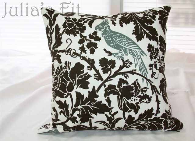 julias-fit-handmade-pillow-2715449